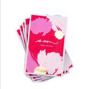 💥3/$10💥 
Peony Foot Mask